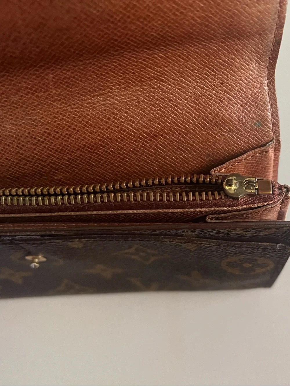 Louis Vuitton Monogram Sarah Wallet